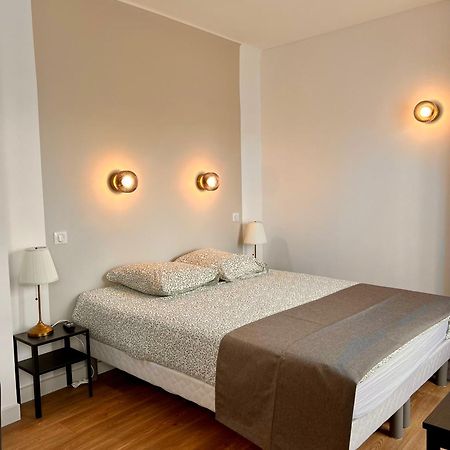 Studio 4 Pers Face Gare Sncf Appart Hotel Le Cygne D4 Bourges Kültér fotó